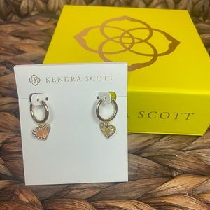 Kendra Scott Ari Heart Huggies NWT